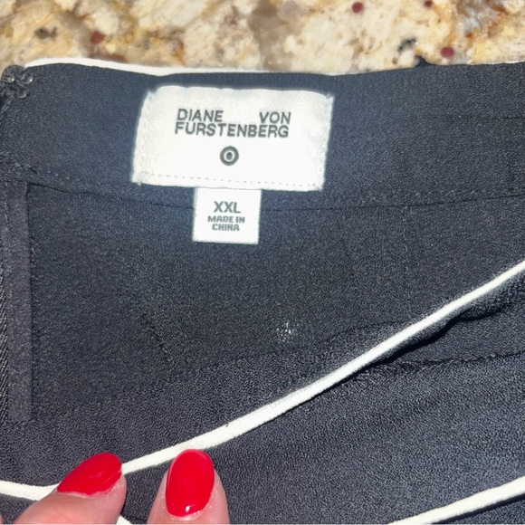 Diane Von Furstenberg Black Skort with White Accent - Picture 7 of 11